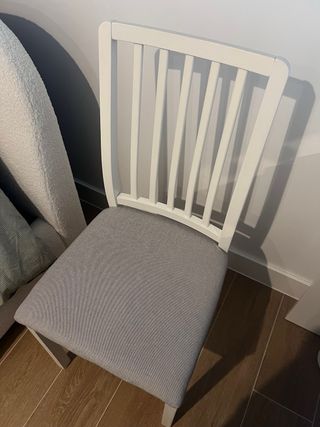 Silla comedor IKEA madera y tela gris