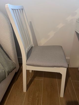 Silla comedor IKEA madera y tela gris