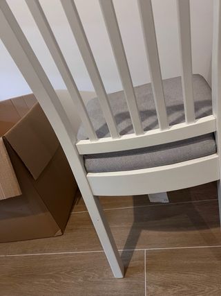 Silla comedor IKEA madera y tela gris