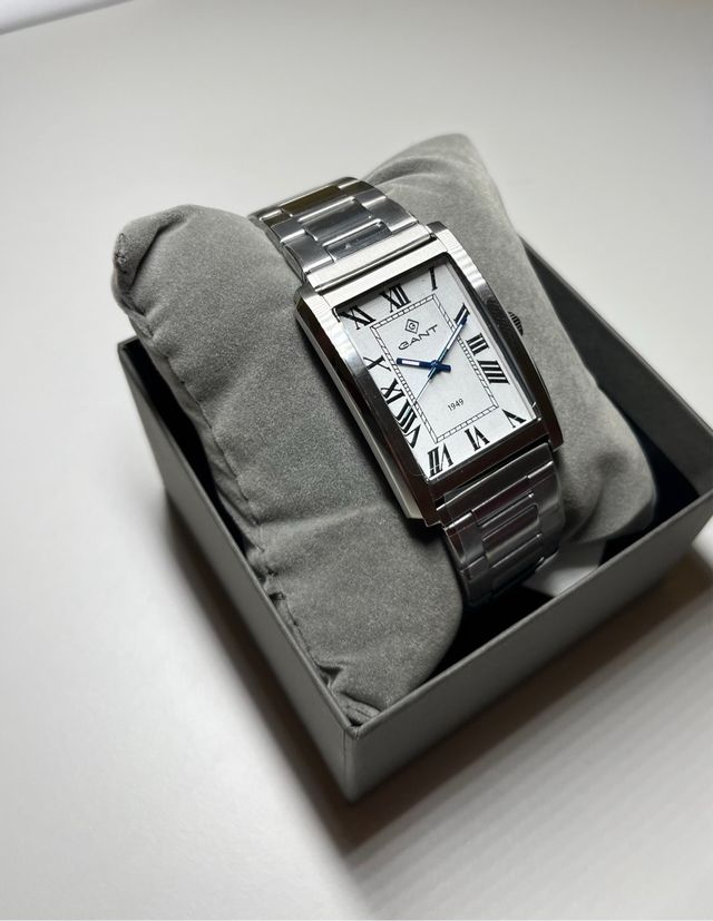 Reloj Gant Rectangular Plata y Blanco