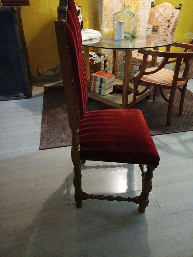 Silla terciopelo granate y oro