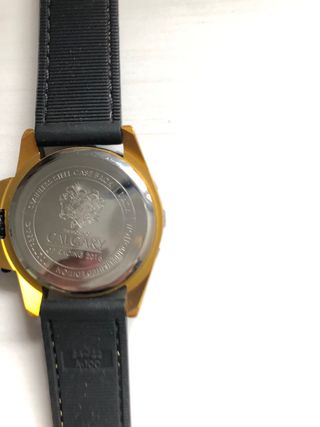 Reloj Calgary Negro y Dorado