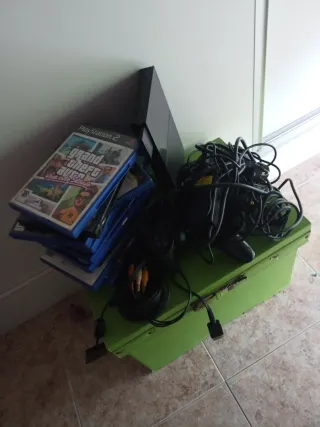 Playstation 2 (PS2) Negra + Juegos y Mandos