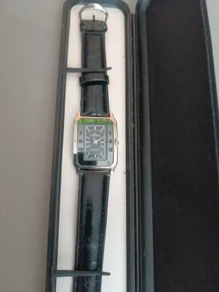 Reloj de pulsera mujer negro y dorado