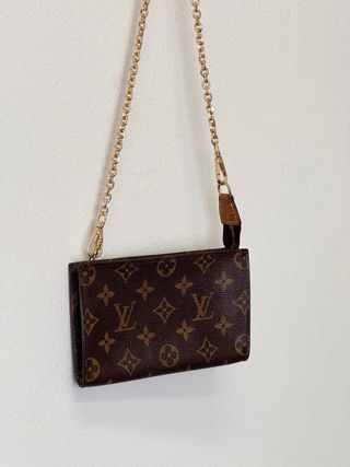 Pochette Louis Vuitton Monogram Marrón y Dorado