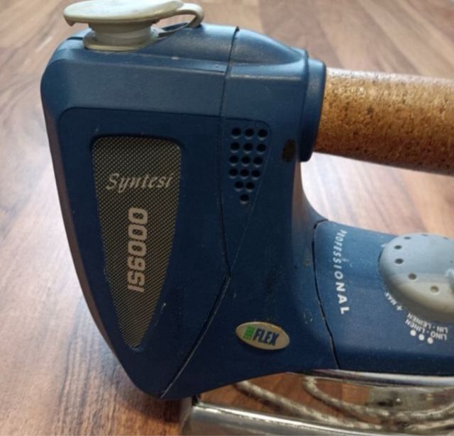 Plancha de ropa Syntest IS6000