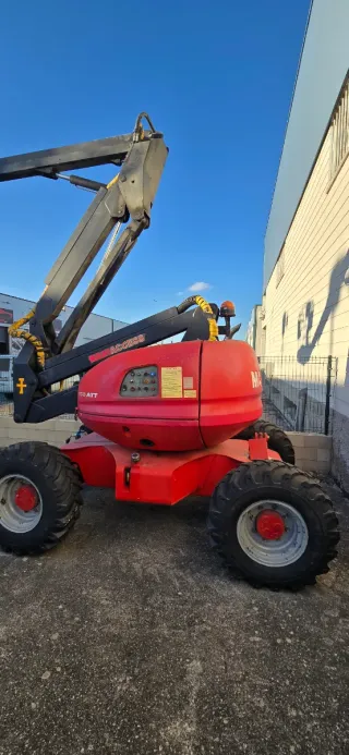 Brazo articulado Manitou .diesel