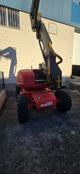 Brazo articulado Manitou .diesel