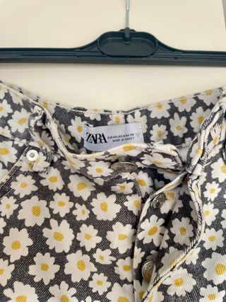 Pantalón corto Zara estampado flores
