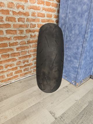Neumático 180/55-17 USADO
DUNLOP