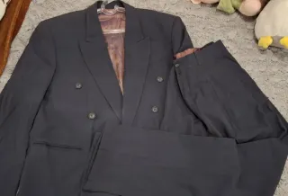 Traje de boda azul marino para hombre