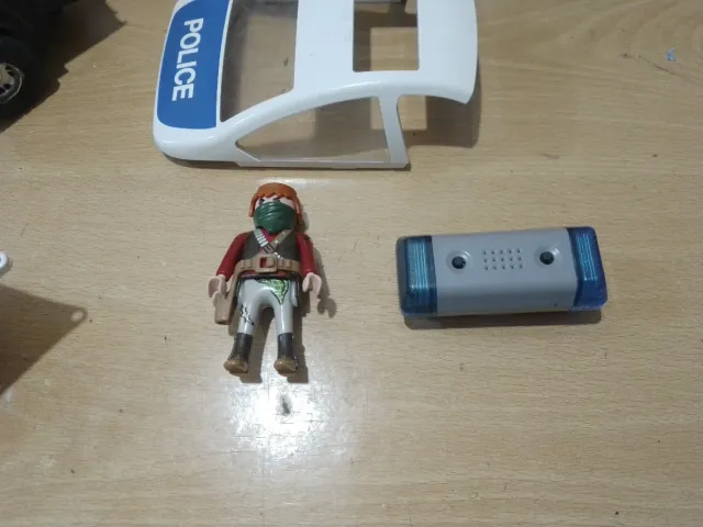 LOTE PLAYMOBIL 2 COCHES POLICÍA  LANCHA Y REMOLQUE