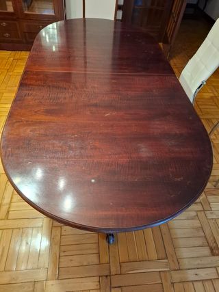 Mesa de comedor extensible de madera