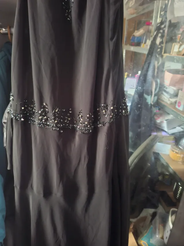 Vestido largo fiesta pedrería volantes