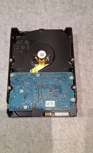 Disco Duro Toshiba 2TB 3.5 HDD DT01ACA200