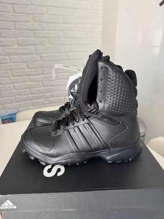 42 Botas Adidas GSG 9.2 policía seguridad 