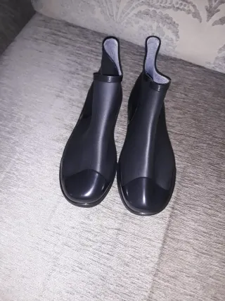 Botines de agua negros nuevos