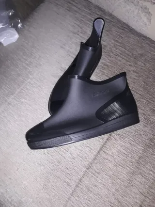 Botines de agua negros nuevos