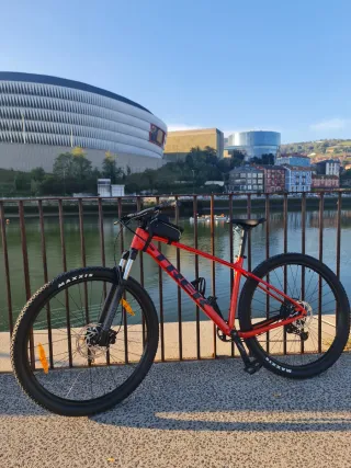 Bicicletta MTB Trek Red