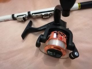 Caña de pescar y carrete