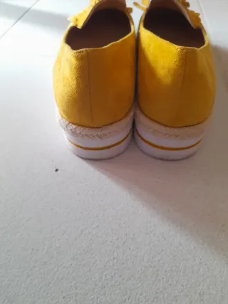 Scarpe donna Jeeini Gialle Tg 39 
Usate solo 1 vol
