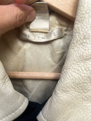 Chaqueta Varsity Vintage Negra y Beige