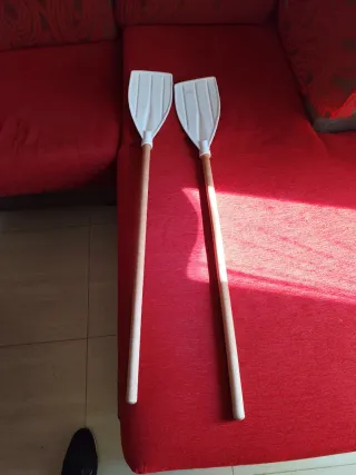 2 Remos blancos con mango de madera
