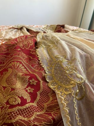 Traje de Fallera Rojo y Dorado
