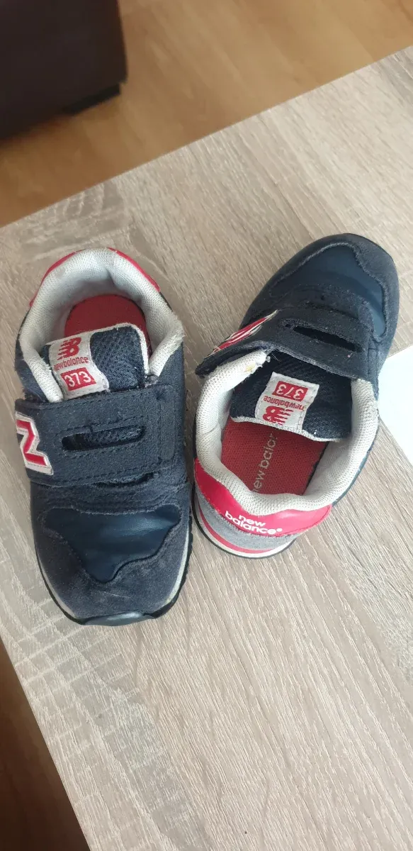 Zapatillas niño New Balance 373 azul/rojo talla 24