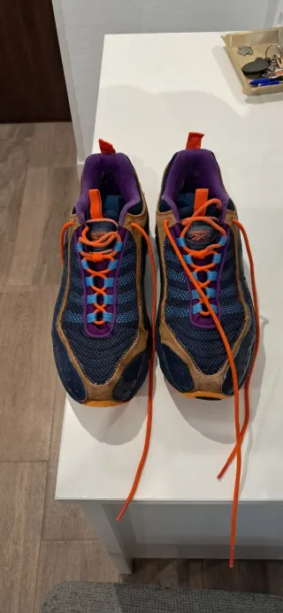 Zapatillas deportivas Reebok y Fila
