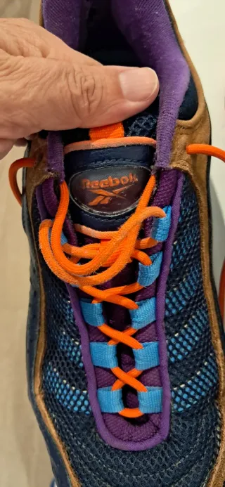 Zapatillas deportivas Reebok y Fila
