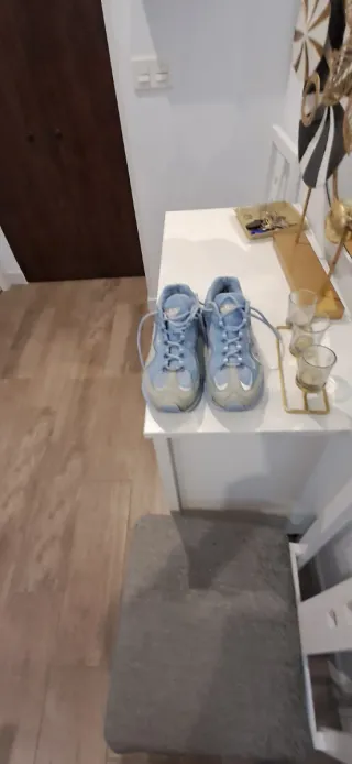 Zapatillas deportivas Reebok y Fila
