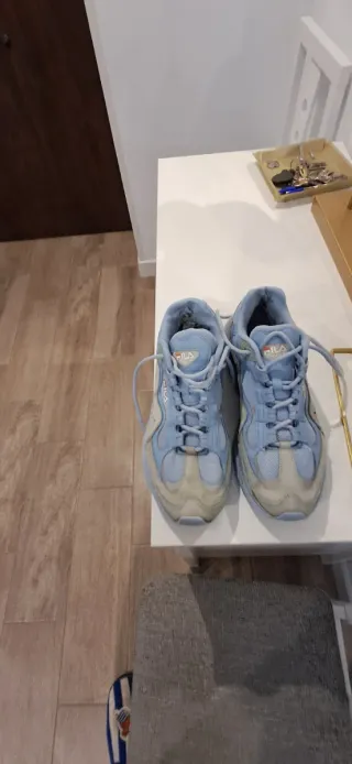 Zapatillas deportivas Reebok y Fila
