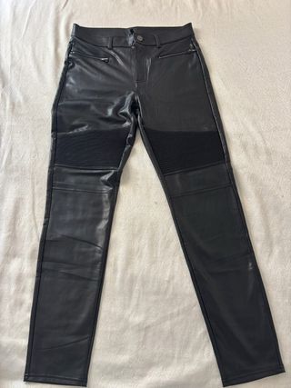 Pantalón símil cuero Calzedonia negro