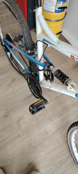 Bicicleta doble suspensión