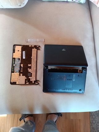 Mini portátil Asus Eee PC para piezas mas dos 
