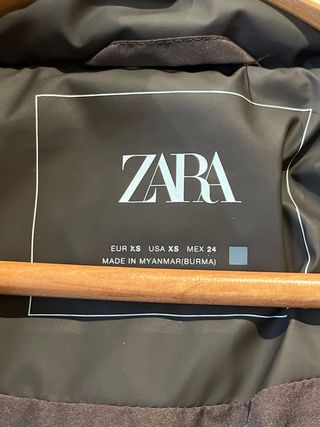 Chaleco acolchado capucha Zara marrón