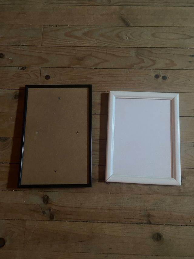 Due cornici in legno