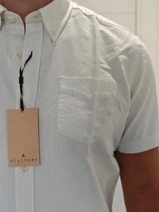 Camisa Scalpers rayas blancas y celeste