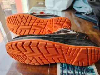 Zapatos de trabajo o de seguridad Paredes