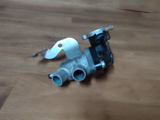 Cuerpo termostato Suzuki GSX650F 2009