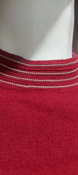Jersey Camaieu rojo con abalorios plateados