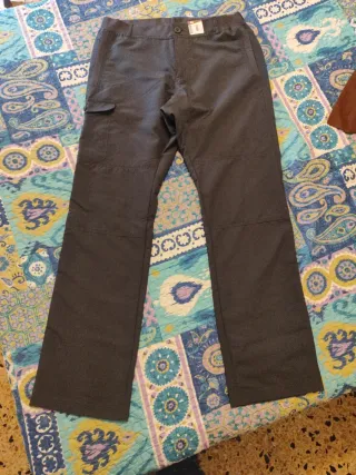 Pantalón de trekking gris