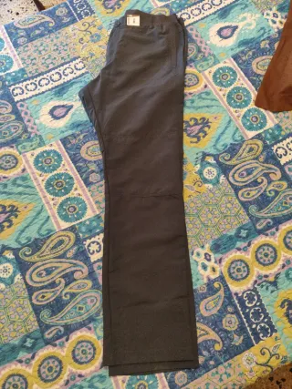 Pantalón de trekking gris