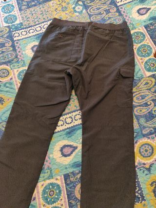 Pantalón de trekking gris