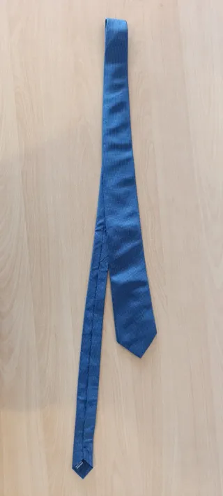 Corbata azul nueva