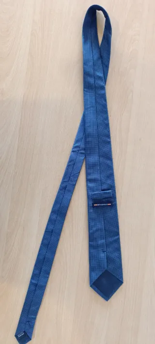 Corbata azul nueva