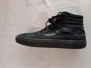 Zapatillas Vans Negras Altas - estilo skater