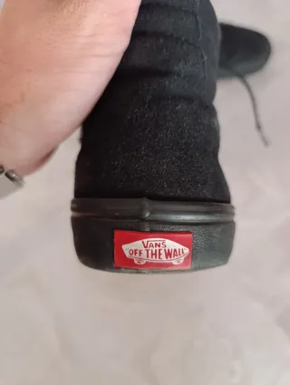 Zapatillas Vans Negras Altas - estilo skater