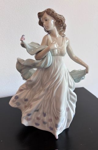 Figura porcelana Lladro nueva Dama del Ruiseñor 
